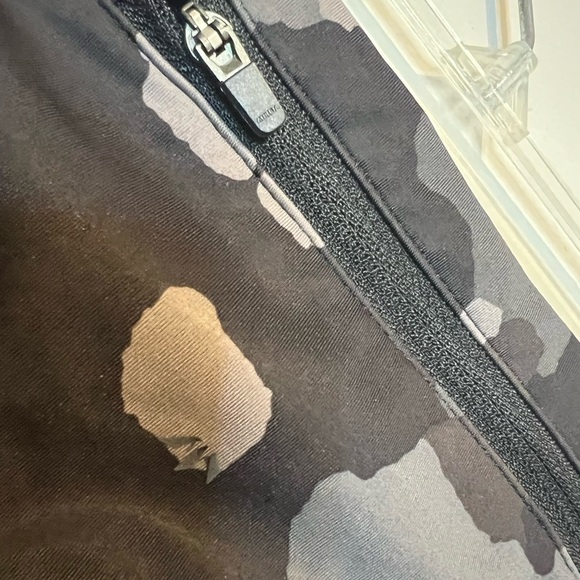 Athleta Camo Lightning 7/8 Tights Leggings with Pockets Small - Picture 4 of 6